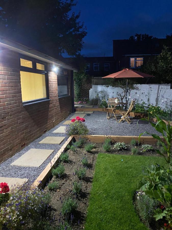 The Annexe Apartment Bracknell Bagian luar foto