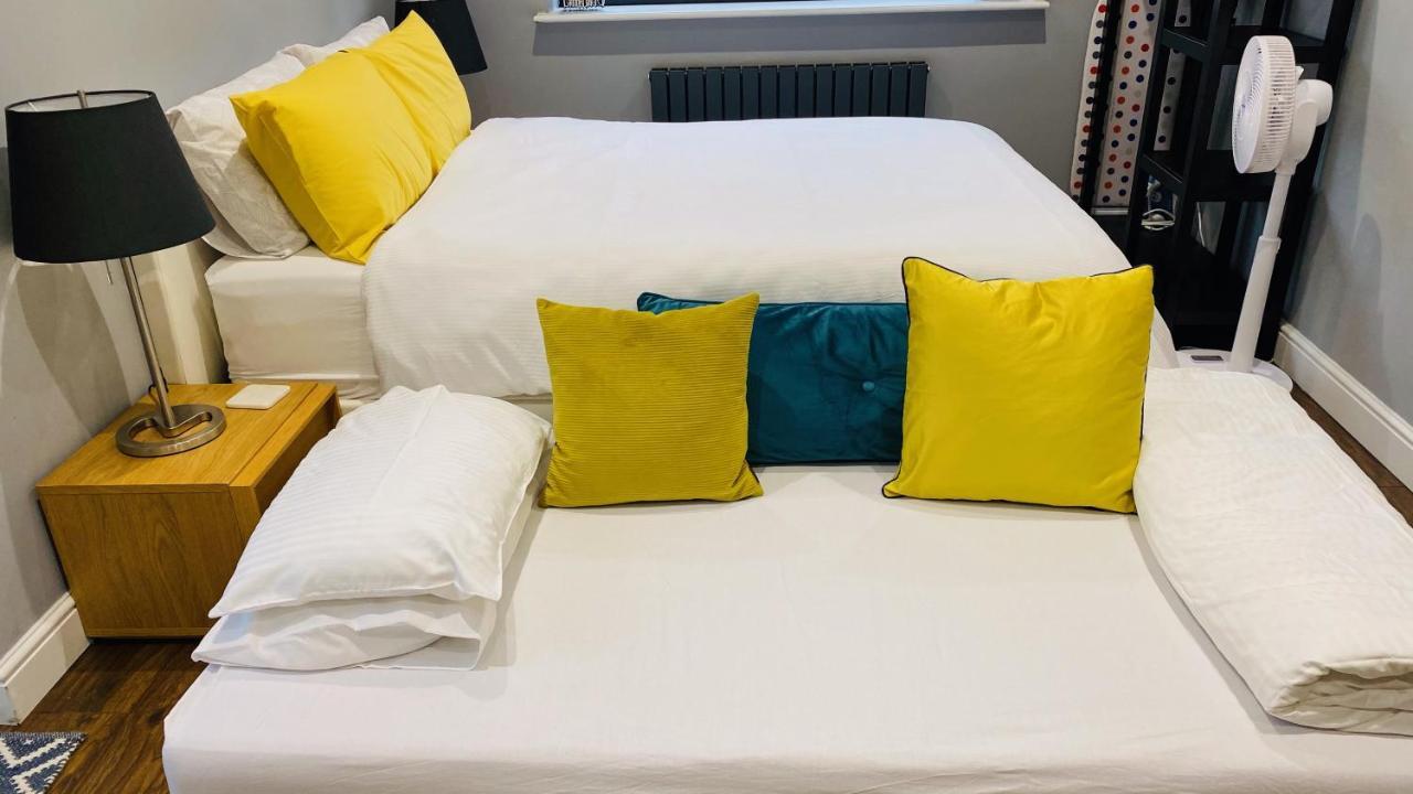 The Annexe Apartment Bracknell Bagian luar foto
